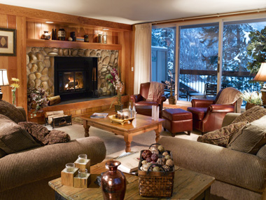 Beaver-Creek_Pines-Lodge_Living-Room