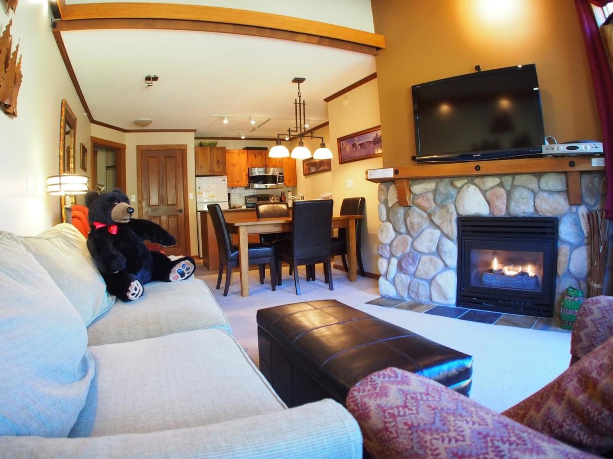 Sun Peaks_Fireside Lodge2