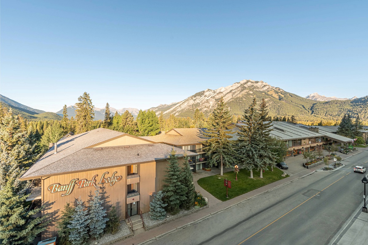 Banff-Park Lodge1