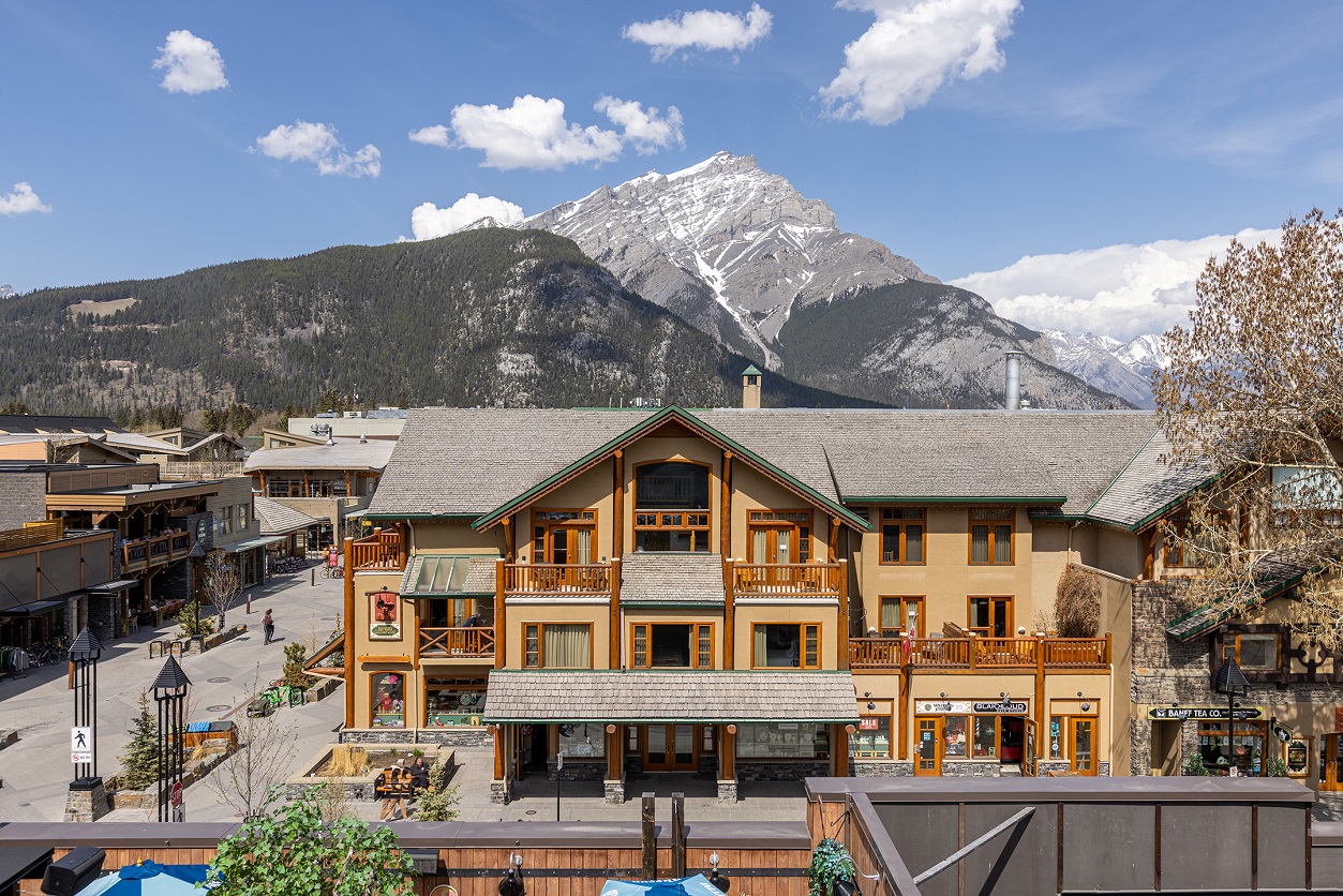 Banff-Brewster Mountain Lodge1