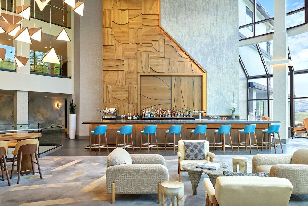 Aspen Snowmass - Viewline Lobby 2