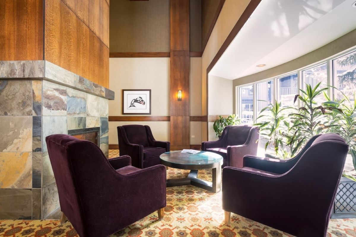 Whistler - Glacier Lodge Boutique Hotel - Lobby 2