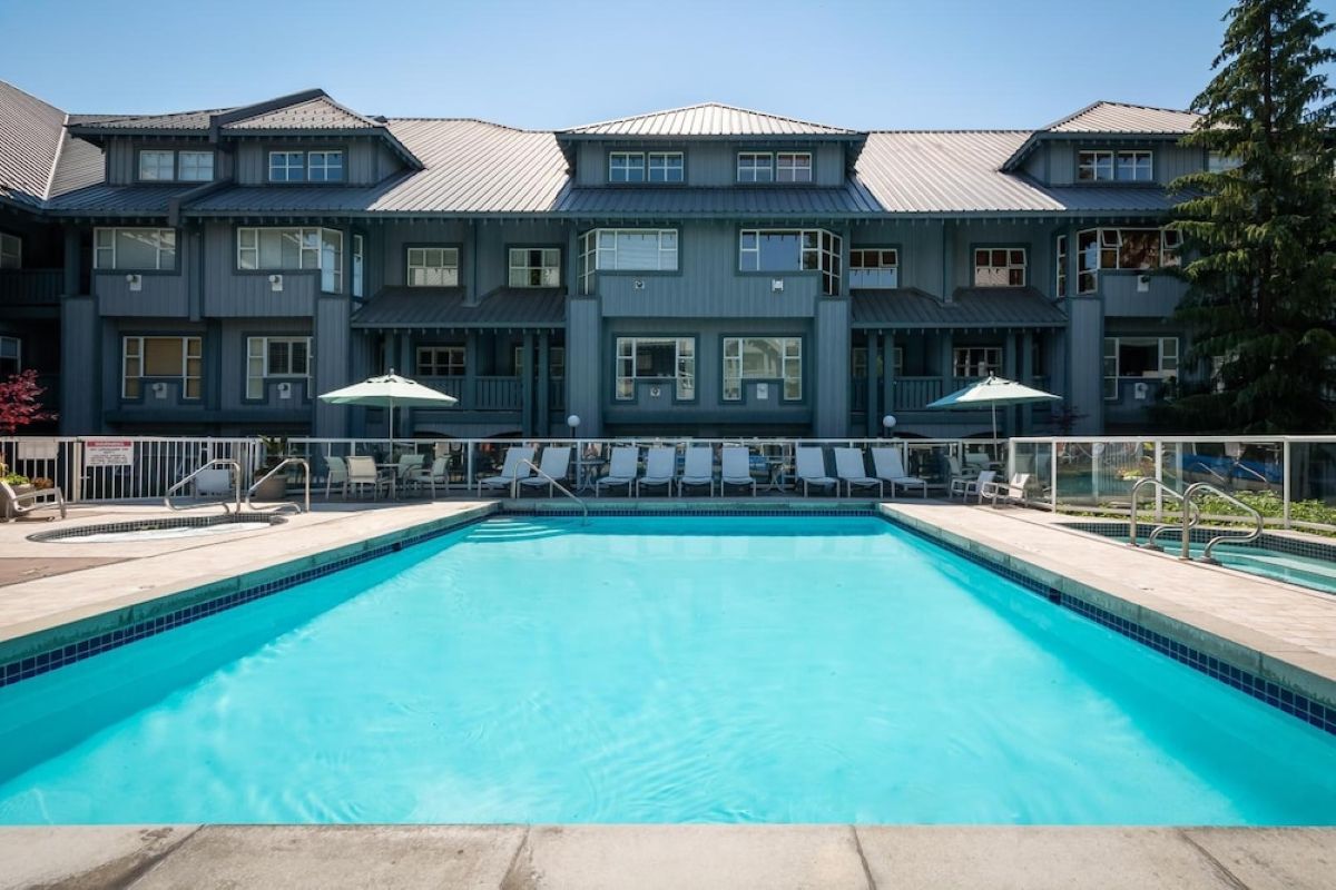 Whistler - Glacier Lodge Boutique Hotel - Pool 3