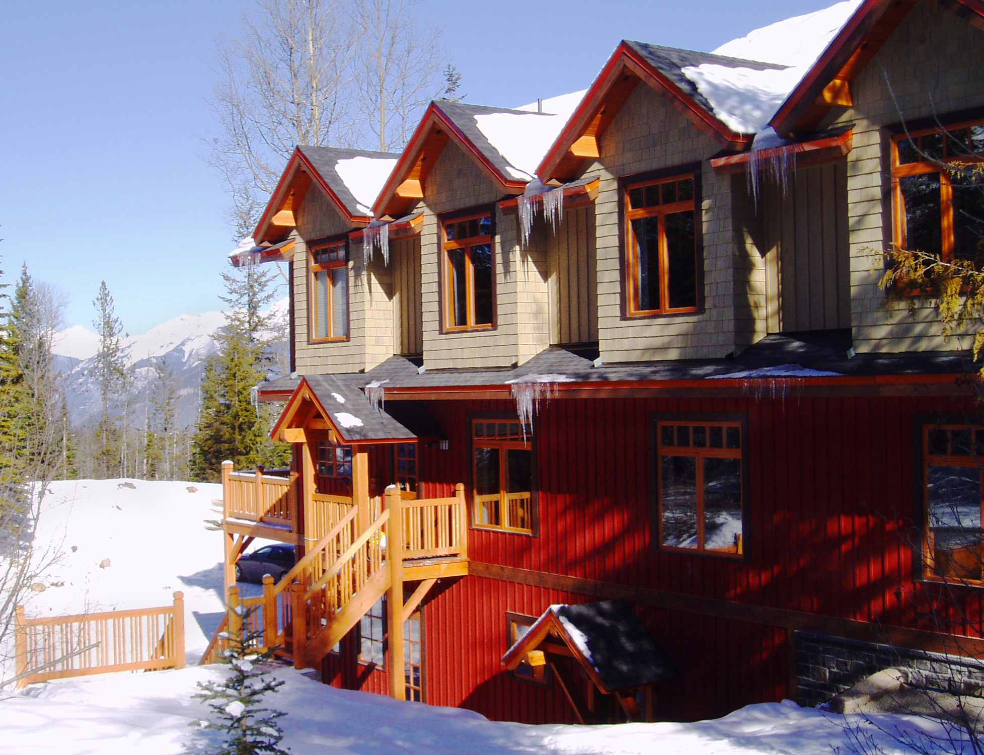 British-Columbia/Kicking Horse/Copper Horse Lodge/YGNCH_exterior_003