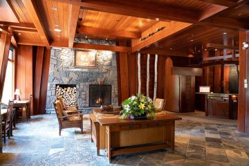 Banff-Fox Hotel & Suites3