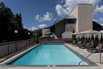 Whistler-Crystal Lodge 2