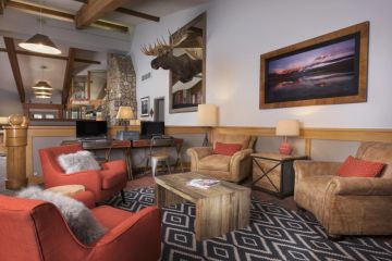 Vail - Evergreen Lobby