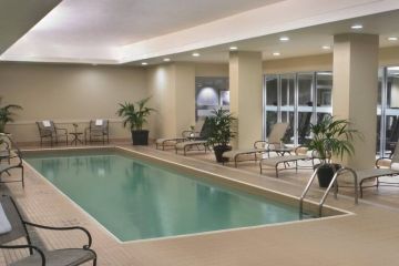 Toronto - Courtyard by Marriott Downtown pool