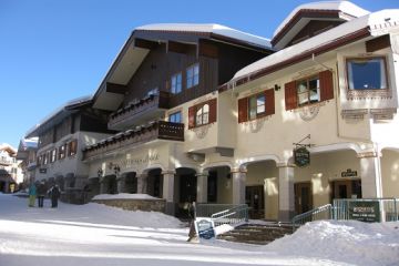 British-Columbia/Sun Peaks/Sun Peaks Lodge/YKASL_exterior_001